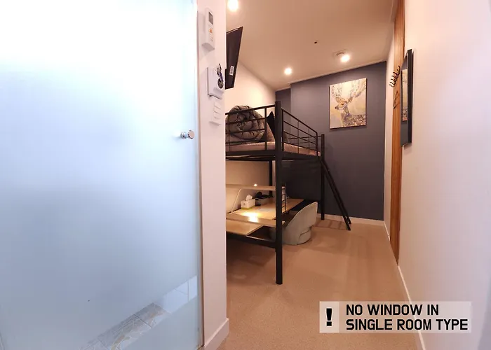Oyo Hostel Myeongdong 3